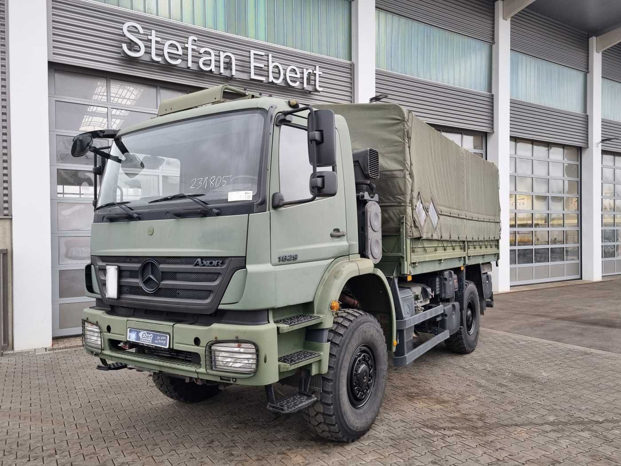 Mercedes-Benz Axor 1829 A 4x4 Pritsche/Plane 10 Stück - Грузовик бортовой/ Платформа: фото 2 Mercedes-Benz Axor 1829 A 4x4 Pritsche/Plane 10 Stück - Грузовик бортовой/ Платформа: фото 2