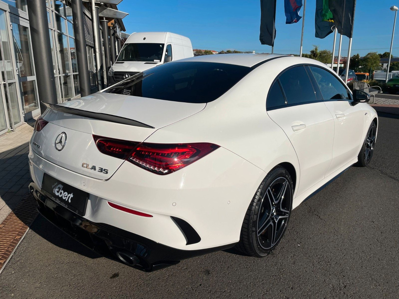 Mercedes-Benz CLA 35 AMG Aero+TotW+R-Kamera+Ambiente - Купе: фото 4 Mercedes-Benz CLA 35 AMG Aero+TotW+R-Kamera+Ambiente - Купе: фото 4