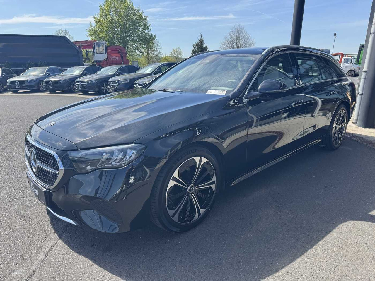 Mercedes-Benz E 220d Avantgarde+Pano+AHK+Distr+19Zoll+MBUX - Легковой автомобиль: фото 2 Mercedes-Benz E 220d Avantgarde+Pano+AHK+Distr+19Zoll+MBUX - Легковой автомобиль: фото 2