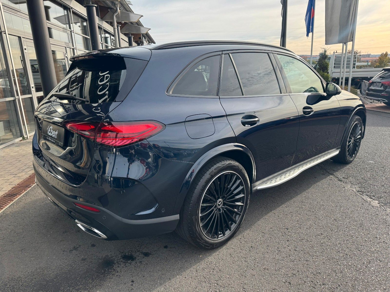 Mercedes-Benz GLC 300 4M+AMG+Pano+Burm+360+Memory - Внедорожник: фото 4 Mercedes-Benz GLC 300 4M+AMG+Pano+Burm+360+Memory - Внедорожник: фото 4