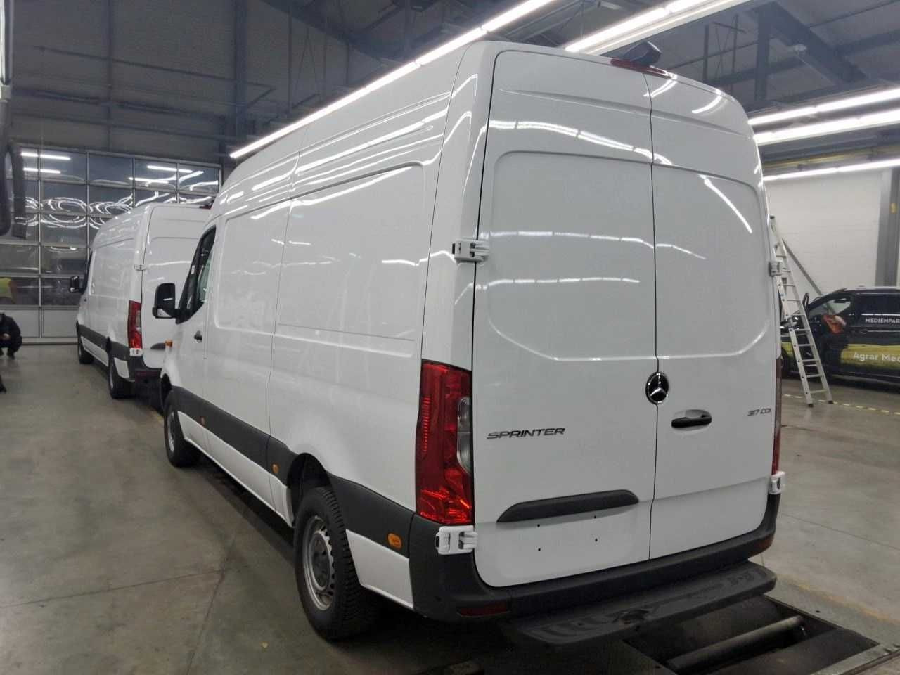 Mercedes-Benz Sprinter 317 CDI 3665 9G Klima Kamera Schwing - Цельнометаллический фургон: фото 2 Mercedes-Benz Sprinter 317 CDI 3665 9G Klima Kamera Schwing - Цельнометаллический фургон: фото 2