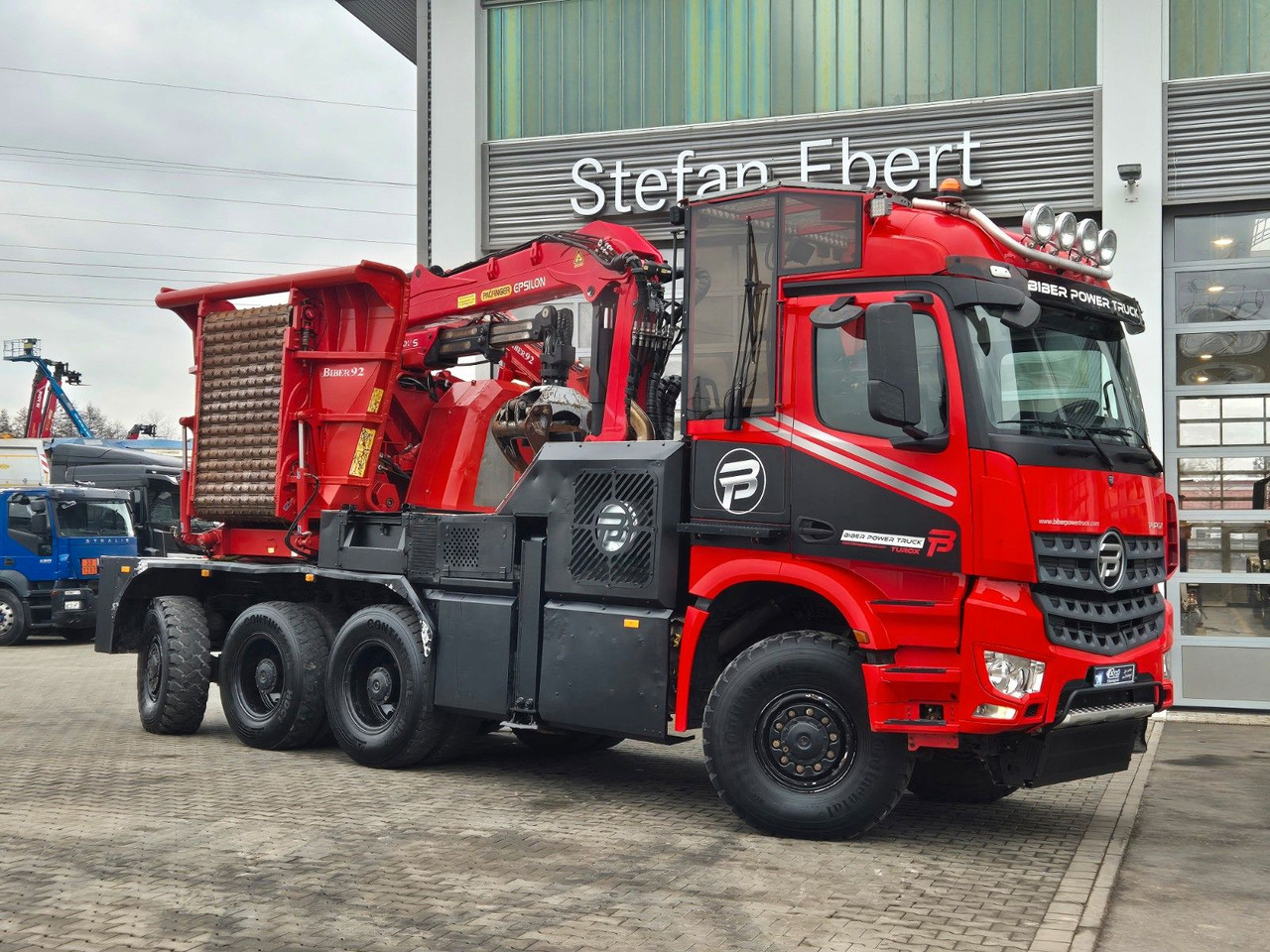 Mercedes-Benz TUROX 8x8 Eschlböck Biber 92 Holzhacker / 1.512h - Лесовоз, Автоманипулятор: фото 2 Mercedes-Benz TUROX 8x8 Eschlböck Biber 92 Holzhacker / 1.512h - Лесовоз, Автоманипулятор: фото 2