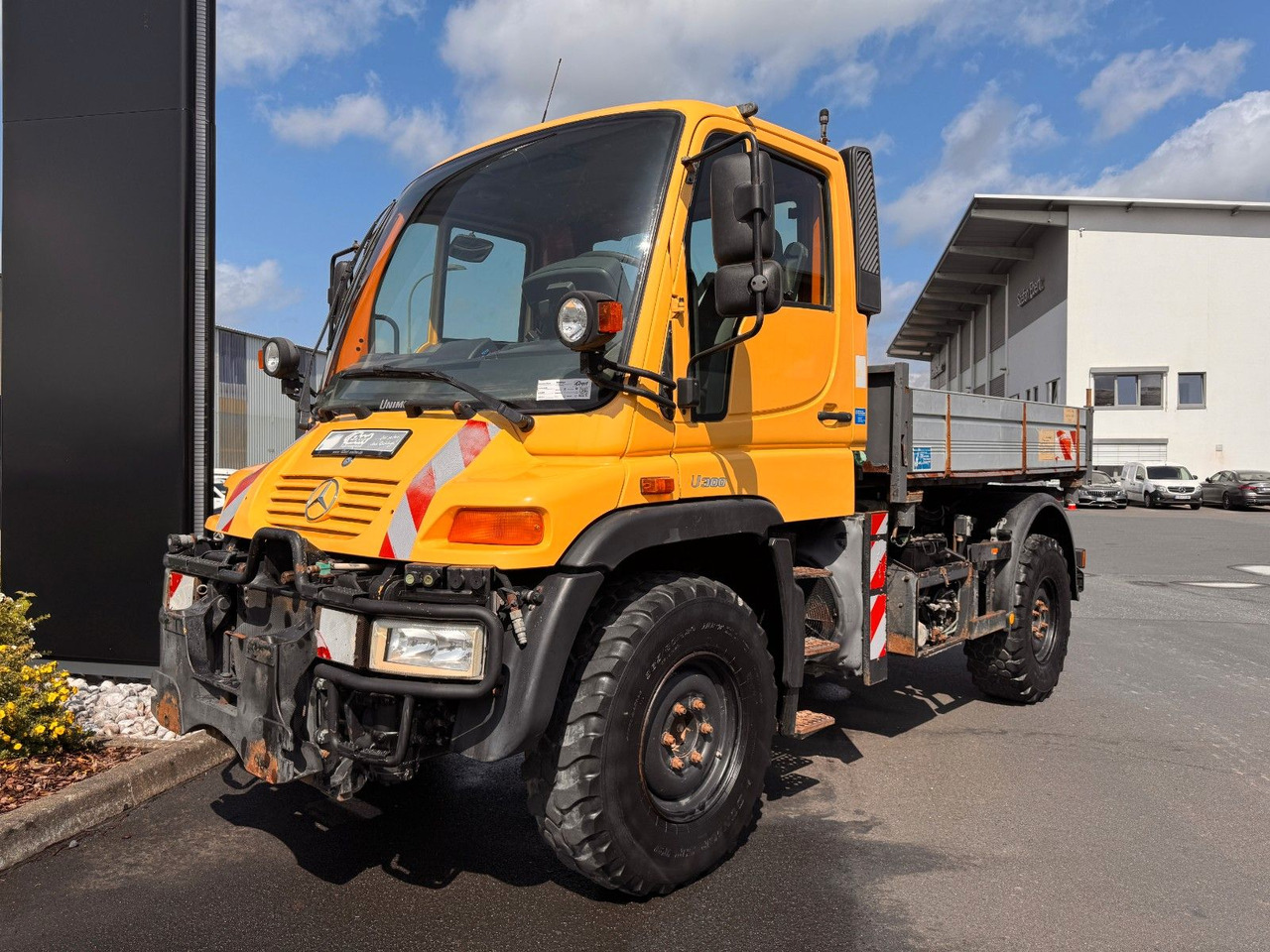 Mercedes-Benz Unimog U300 4x4 Vario-Pilot - Малотоннажный бортовой грузовик: фото 2 Mercedes-Benz Unimog U300 4x4 Vario-Pilot - Малотоннажный бортовой грузовик: фото 2