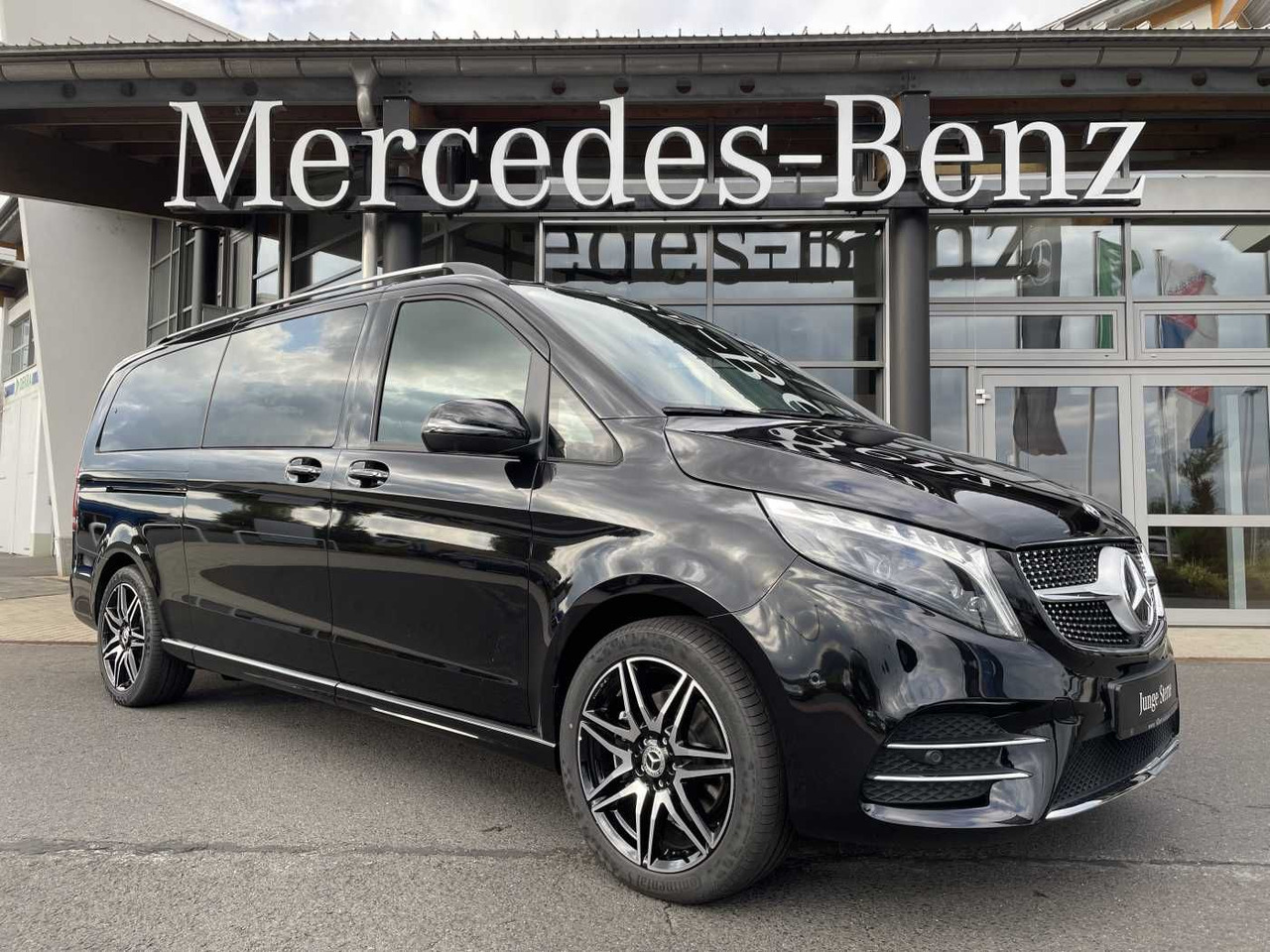 Mercedes-Benz V 300 d AVA 4MATIC AMG Kühlschrank AIRMATIC - Пассажирский фургон: фото 1 Mercedes-Benz V 300 d AVA 4MATIC AMG Kühlschrank AIRMATIC - Пассажирский фургон: фото 1