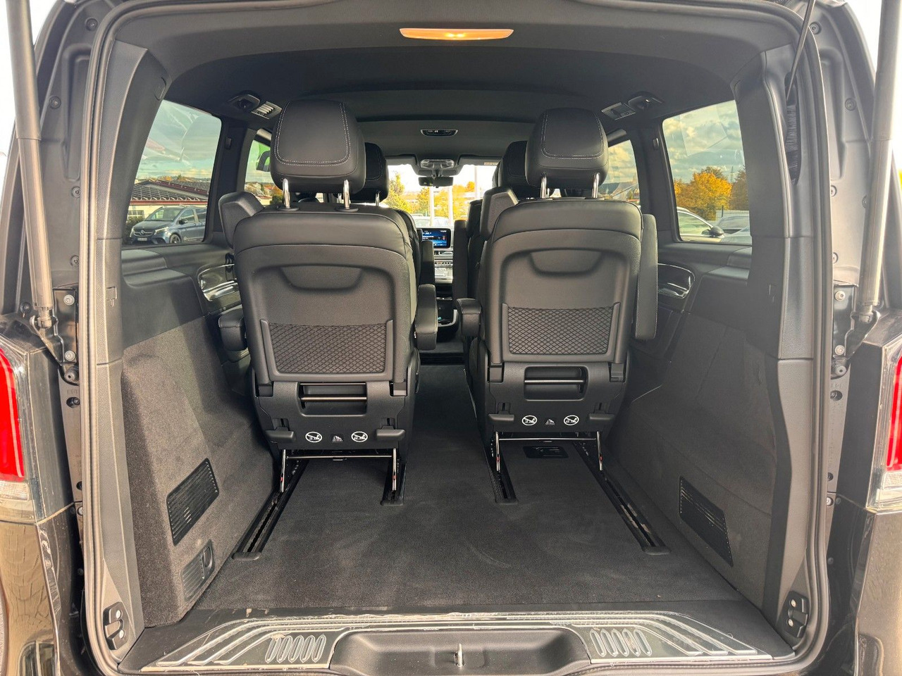 Mercedes-Benz V 300 d EXCLUSIVE AIRMATIC AHK2,5 Standheiz в лизинг Mercedes-Benz V 300 d EXCLUSIVE AIRMATIC AHK2,5 Standheiz: фото 7 Mercedes-Benz V 300 d EXCLUSIVE AIRMATIC AHK2,5 Standheiz в лизинг Mercedes-Benz V 300 d EXCLUSIVE AIRMATIC AHK2,5 Standheiz: фото 7