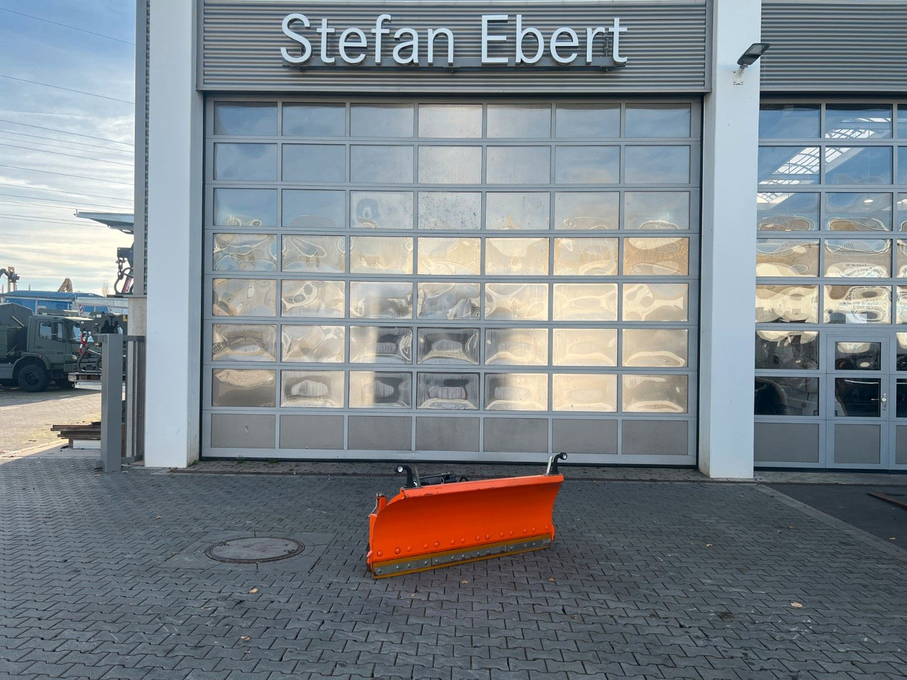 Tuchel SK-F 180 Schneeschild / Kramer 5040 - Отвал для снега: фото 1 Tuchel SK-F 180 Schneeschild / Kramer 5040 - Отвал для снега: фото 1