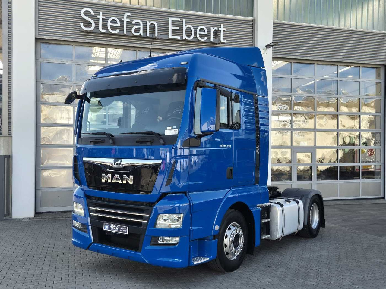 MAN TGX 18.470 4x2 LLS Fahrschule 5 Sitze Intarder - Тягач: фото 1 MAN TGX 18.470 4x2 LLS Fahrschule 5 Sitze Intarder - Тягач: фото 1