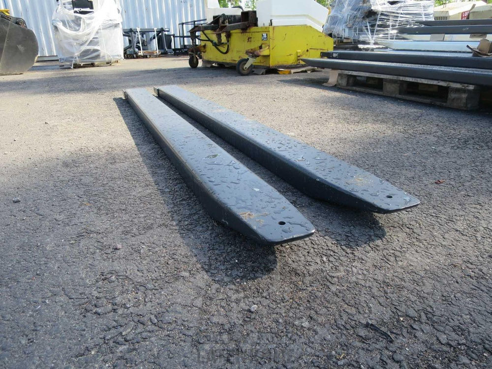 Laten Jatkopiikit 155x60mm 2400mm - Вилы для Строительной техники: фото 1 Laten Jatkopiikit 155x60mm 2400mm - Вилы для Строительной техники: фото 1