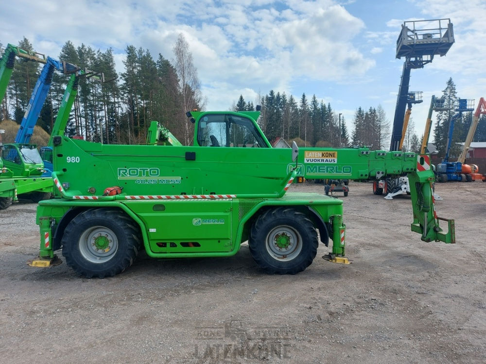 Merlo Roto 40.25MCSS with basket, remote and jib - Телескопический погрузчик: фото 5 Merlo Roto 40.25MCSS with basket, remote and jib - Телескопический погрузчик: фото 5