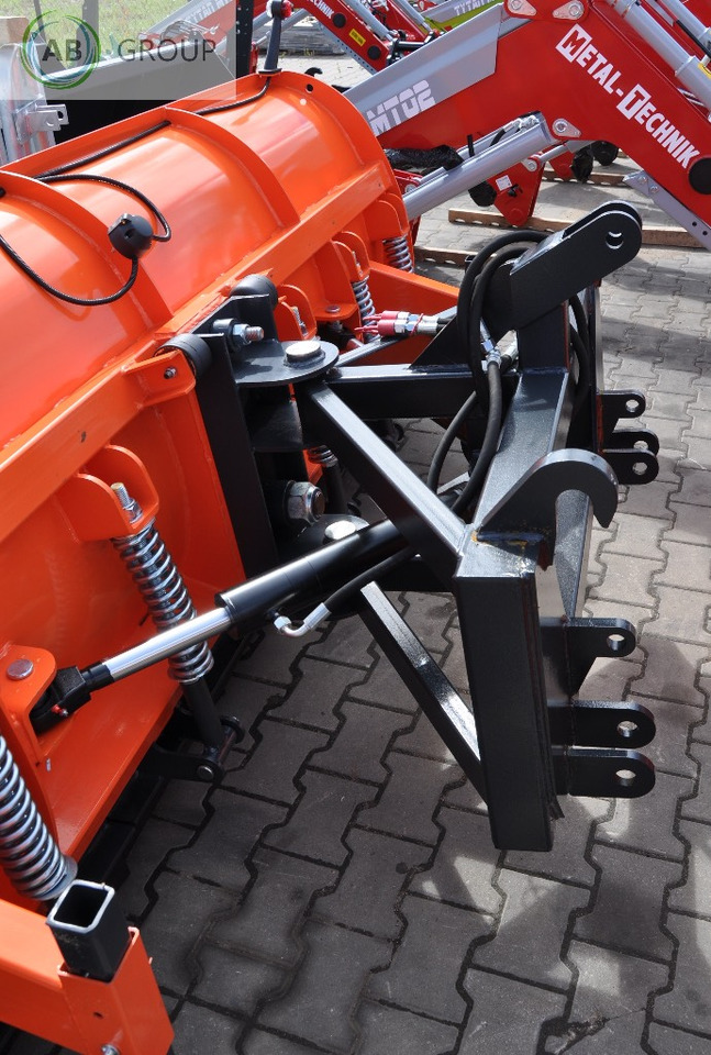 Metal-Technik snow plow 3.0 m category II - Отвал для снега для Сельскохозяйственной техники: фото 5 Metal-Technik snow plow 3.0 m category II - Отвал для снега для Сельскохозяйственной техники: фото 5