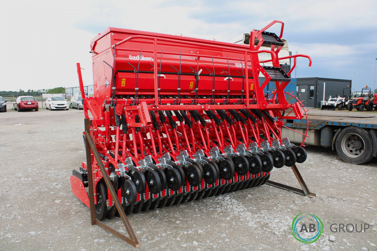 Mounted seed drill combination with power harrow Ozdoken Pertum CS-300 – double disc, rubber roller - Посевной комплекс: фото 3 Mounted seed drill combination with power harrow Ozdoken Pertum CS-300 – double disc, rubber roller - Посевной комплекс: фото 3