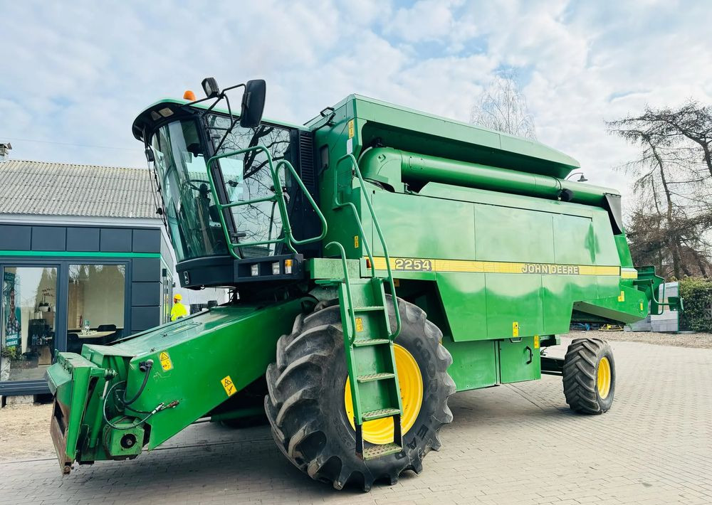 John Deere 2254 в лизинг John Deere 2254: фото 8