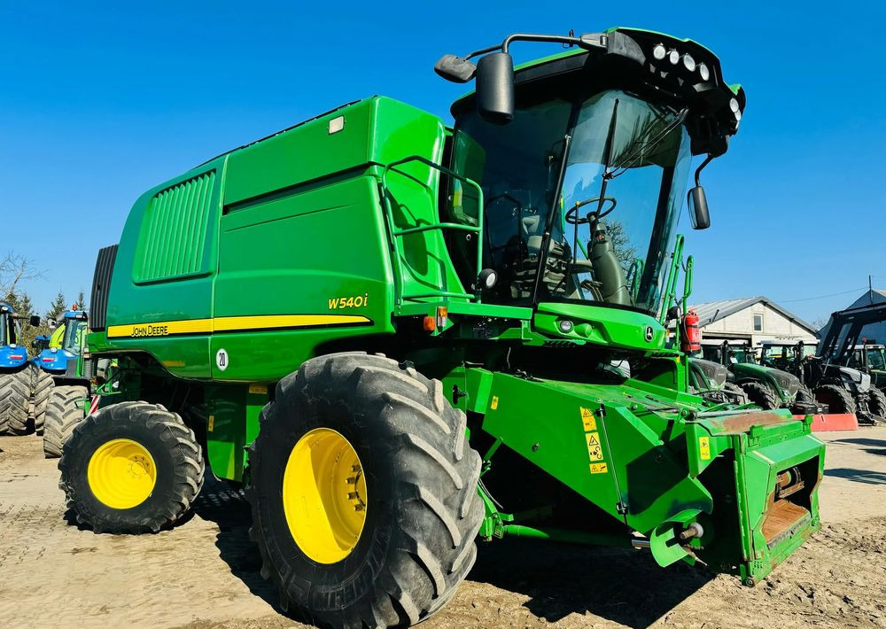 John Deere W540i - Зерноуборочный комбайн: фото 1 John Deere W540i - Зерноуборочный комбайн: фото 1