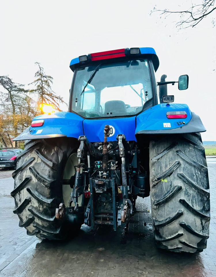 New Holland T8020 - Трактор: фото 5 New Holland T8020 - Трактор: фото 5