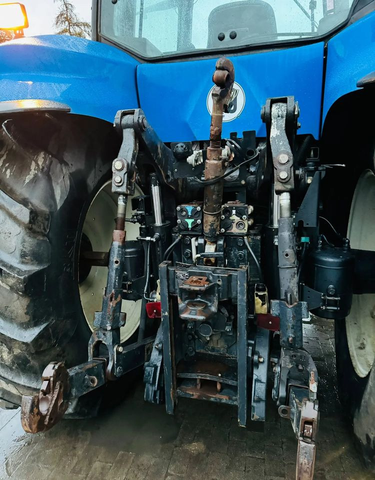 New Holland T8020 - Трактор: фото 4 New Holland T8020 - Трактор: фото 4