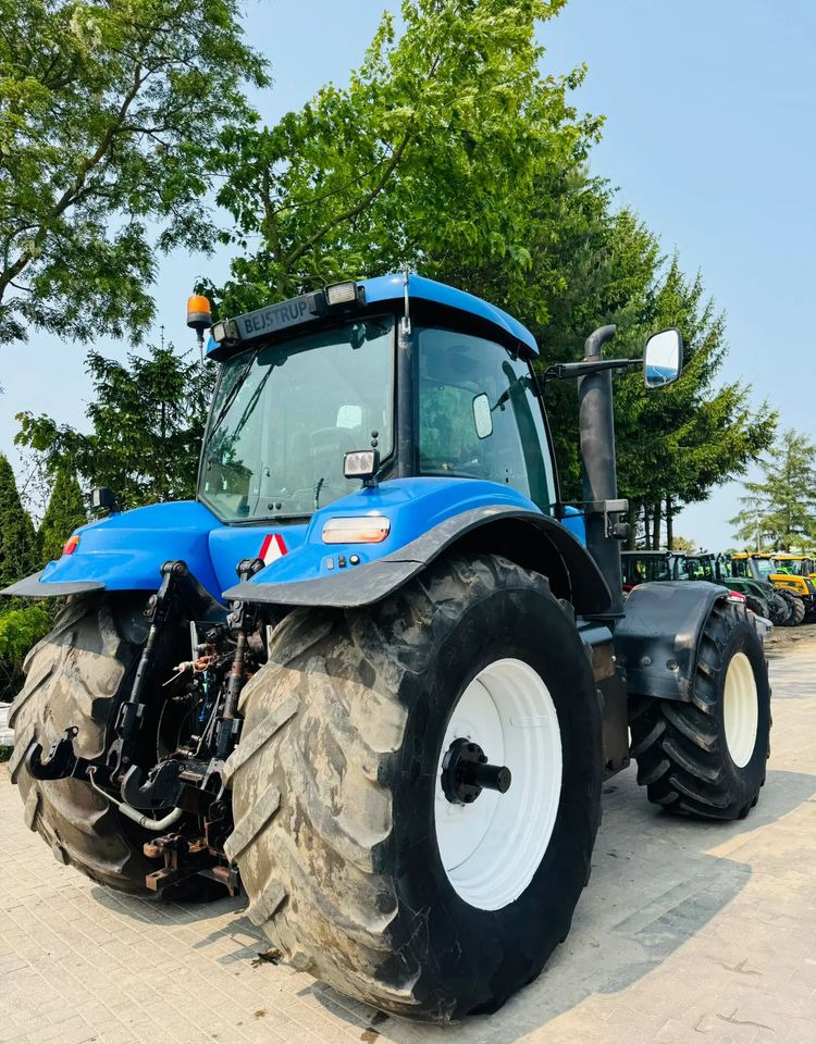 New Holland T8040 - Трактор: фото 3 New Holland T8040 - Трактор: фото 3