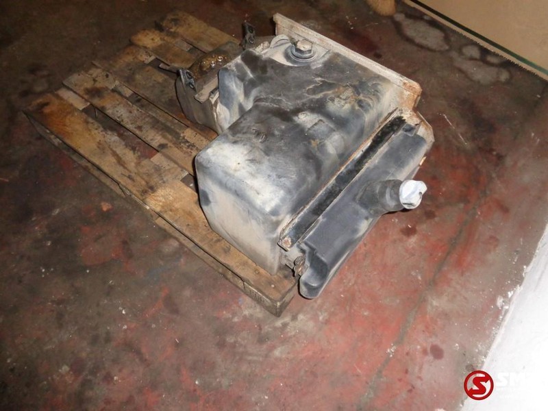 DAF Occ adbleu tank XF105 - Бак для AdBlue для Грузовиков: фото 3 DAF Occ adbleu tank XF105 - Бак для AdBlue для Грузовиков: фото 3