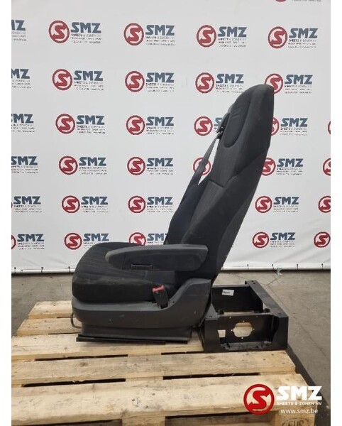 DAF Occ bijrijdersstoel DAF XF 2104712 - Кабина и интерьер для Грузовиков: фото 3 DAF Occ bijrijdersstoel DAF XF 2104712 - Кабина и интерьер для Грузовиков: фото 3