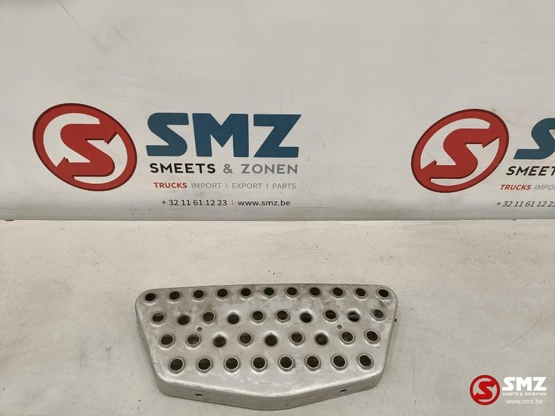 MAN Occ Trede midden L/R MAN TGL/TGA/TGX/TGS - Боковая подножка для Грузовиков: фото 1 MAN Occ Trede midden L/R MAN TGL/TGA/TGX/TGS - Боковая подножка для Грузовиков: фото 1