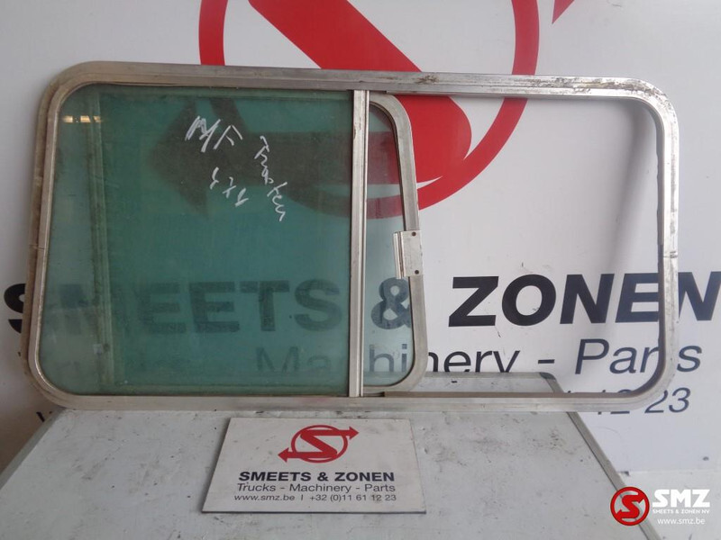 Massey Ferguson Occ ruit rechts massey ferguson - Стекло и запчасти для Грузовиков: фото 1 Massey Ferguson Occ ruit rechts massey ferguson - Стекло и запчасти для Грузовиков: фото 1