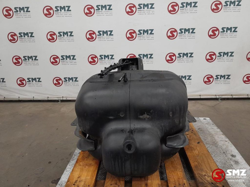 Mercedes-Benz Occ brandstoftank 125L Mercedes - Топливный бак для Грузовиков: фото 2 Mercedes-Benz Occ brandstoftank 125L Mercedes - Топливный бак для Грузовиков: фото 2