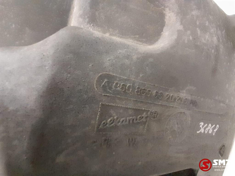 Mercedes-Benz Occ ruitensproeiervloeistoftank + waterpomp Merced - Щетка стеклоочистителя для Грузовиков: фото 4 Mercedes-Benz Occ ruitensproeiervloeistoftank + waterpomp Merced - Щетка стеклоочистителя для Грузовиков: фото 4