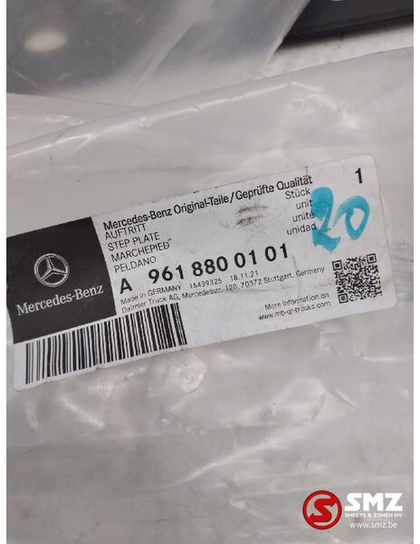 Mercedes-Benz Stapplaat/loopplank mercedes a9618800101 - Кабина и интерьер для Грузовиков: фото 3 Mercedes-Benz Stapplaat/loopplank mercedes a9618800101 - Кабина и интерьер для Грузовиков: фото 3