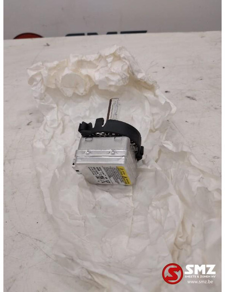 Mercedes-Benz Xenonlamp + houder Mercedes A0018265482 N000000004 - Передняя фара для Грузовиков: фото 2 Mercedes-Benz Xenonlamp + houder Mercedes A0018265482 N000000004 - Передняя фара для Грузовиков: фото 2