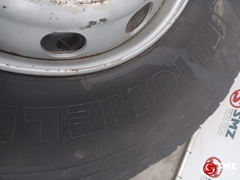 Michelin Occ vrachtwagenband Michelin 12R22.5 - Шина для Грузовиков: фото 3 Michelin Occ vrachtwagenband Michelin 12R22.5 - Шина для Грузовиков: фото 3