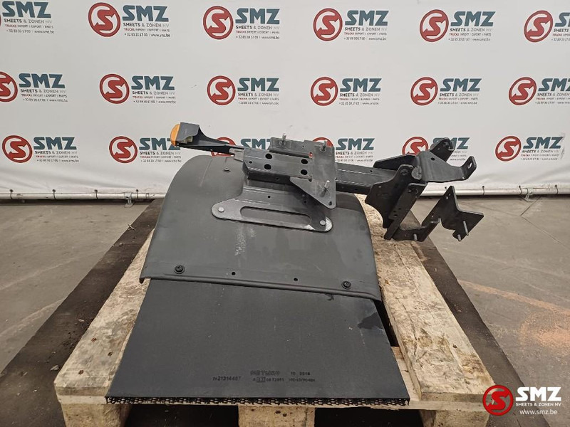 Volvo Occ spatbord cabine achter L/R + spatbordsteun Vol - Кузов и экстерьер для Грузовиков: фото 2 Volvo Occ spatbord cabine achter L/R + spatbordsteun Vol - Кузов и экстерьер для Грузовиков: фото 2