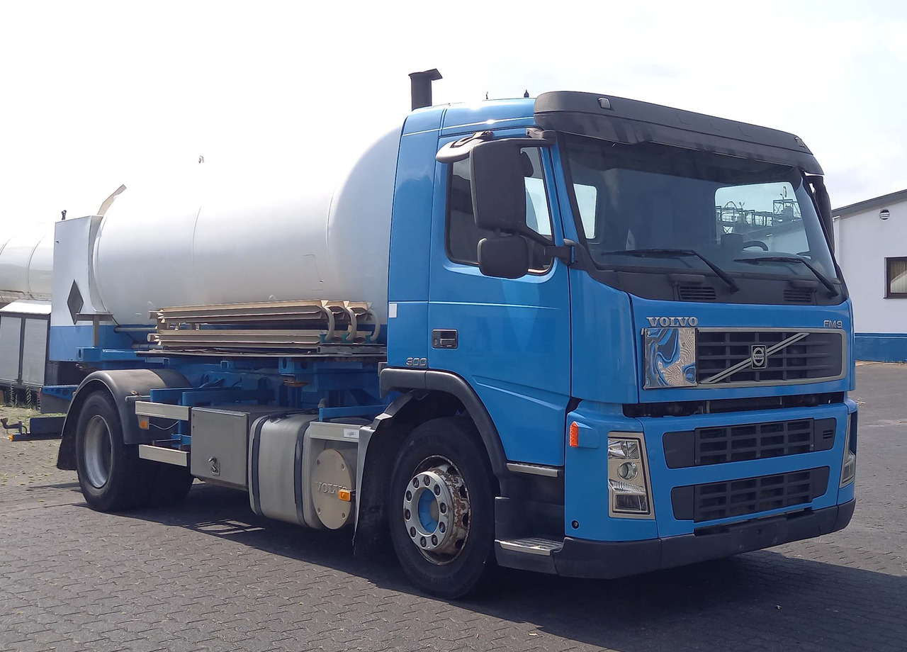 VOLVO Gas oxygen, argon, nitrogen - Грузовик-цистерна: фото 1 VOLVO Gas oxygen, argon, nitrogen - Грузовик-цистерна: фото 1