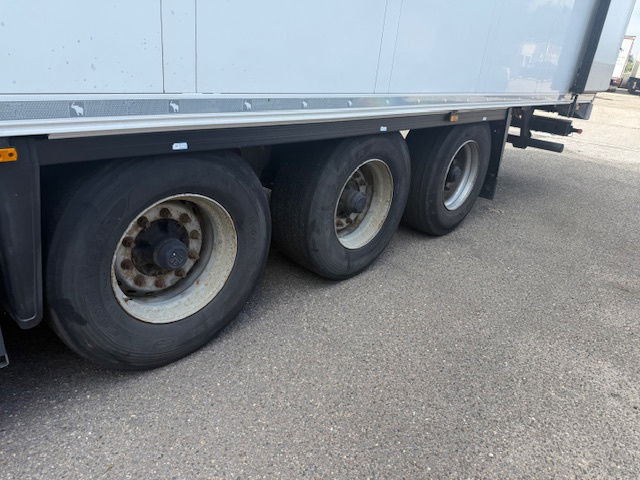 Schmitz Cargobull Thermoking - Полуприцеп-рефрижератор: фото 5 Schmitz Cargobull Thermoking - Полуприцеп-рефрижератор: фото 5