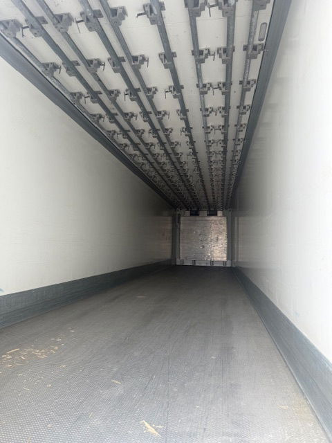 Schmitz Cargobull Vleeshanger Schade - Полуприцеп-рефрижератор: фото 3 Schmitz Cargobull Vleeshanger Schade - Полуприцеп-рефрижератор: фото 3