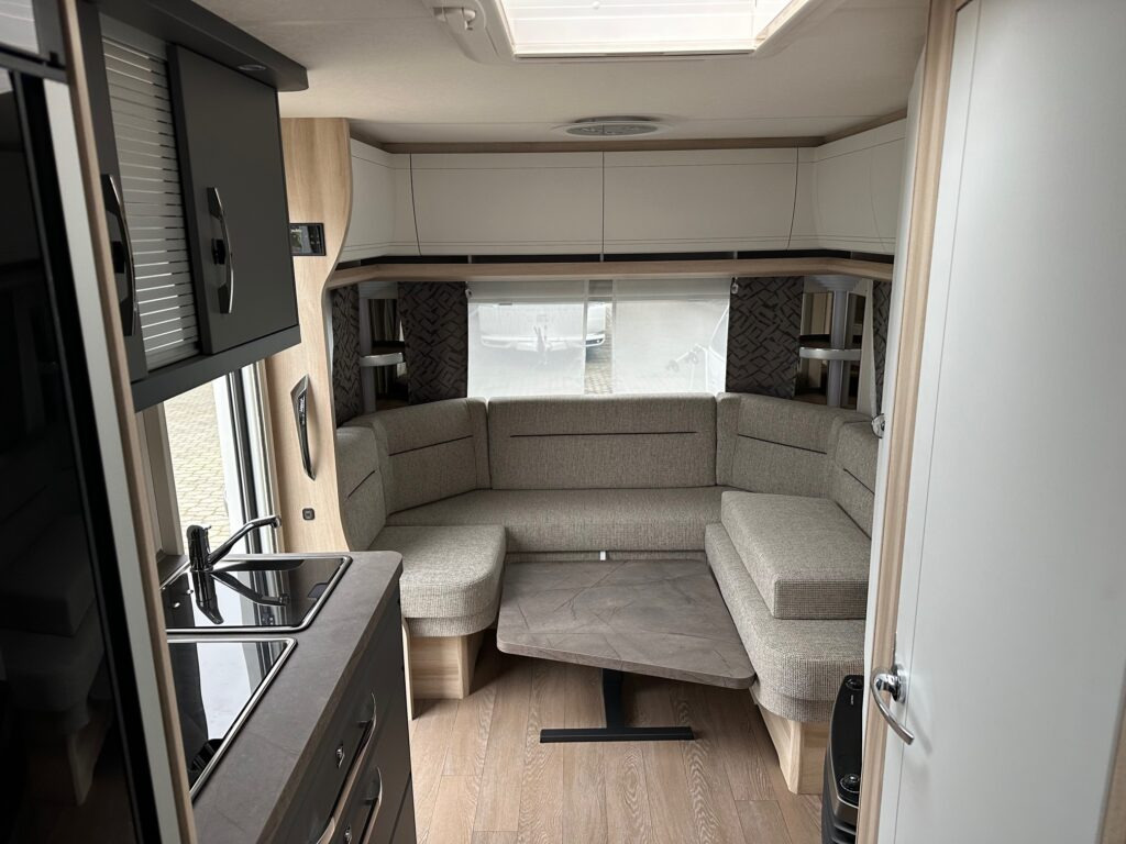Новый Прицеп дача DE LUXE 495 UL 2024: фото 9