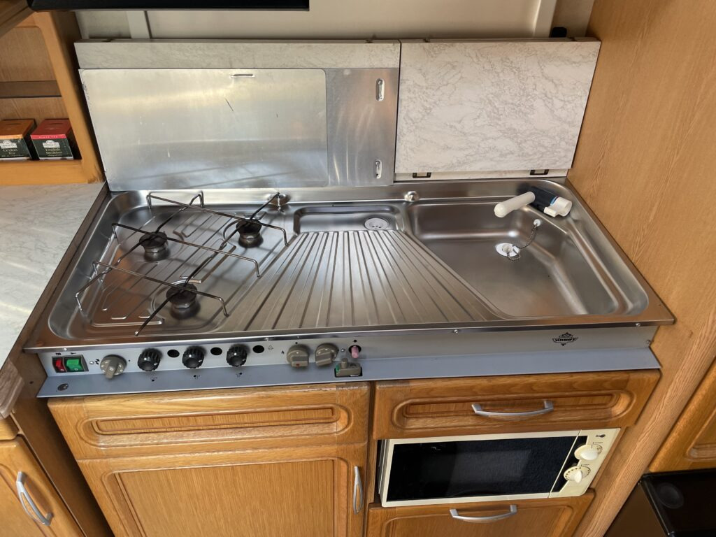 Прицеп дача Hobby 560 UL Prestige 1998: фото 6