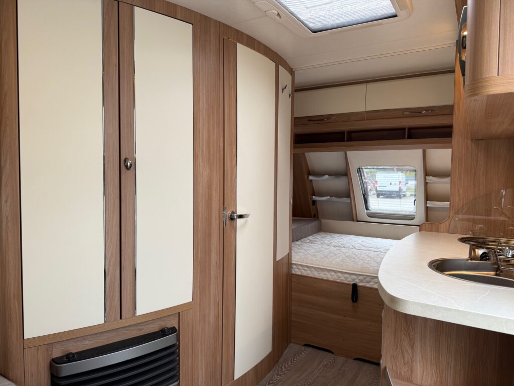 Прицеп дача Hobby De Luxe 455 UF 2020: фото 6