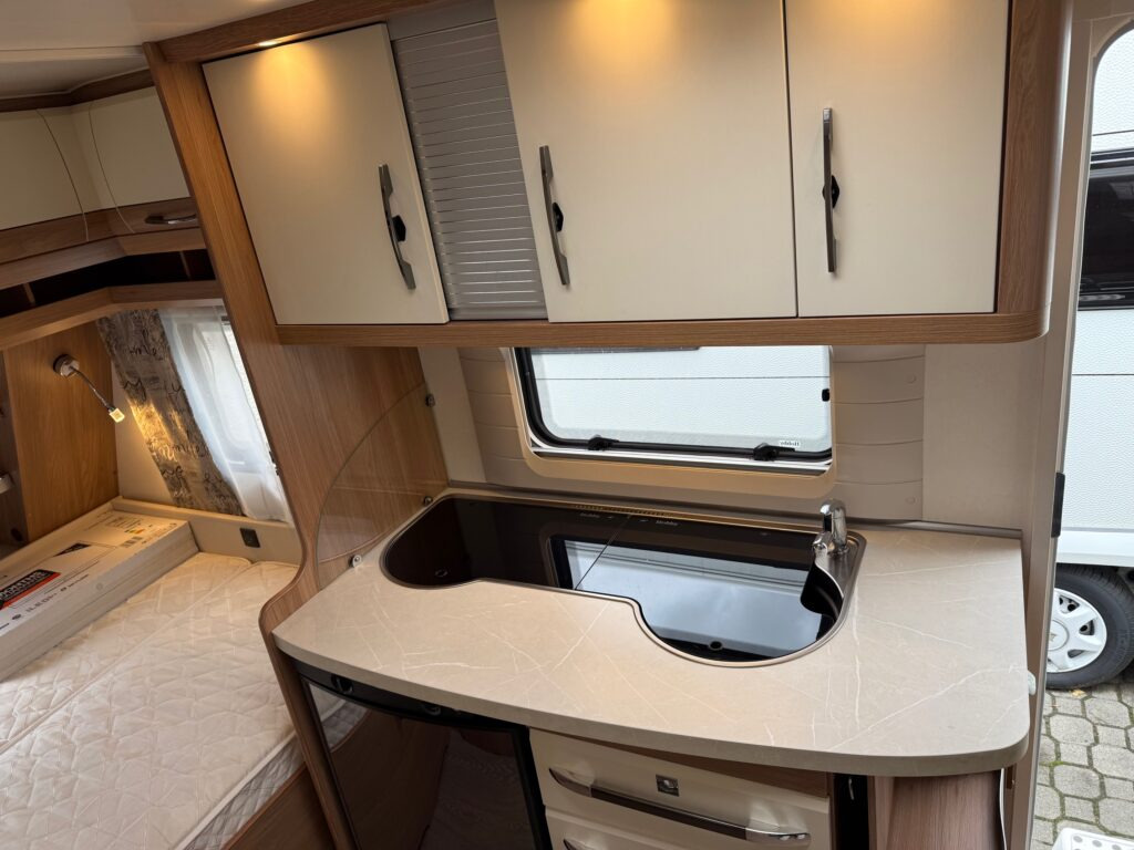 Прицеп дача Hobby De Luxe 455 UF 2020: фото 14