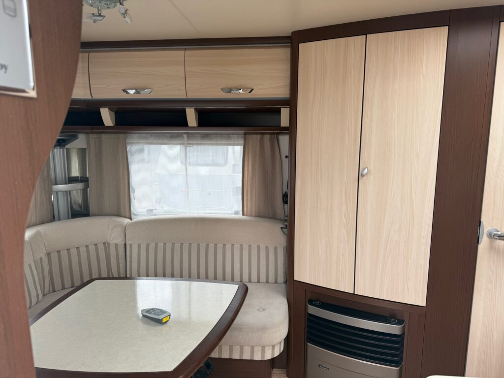Hobby Prestige 495 UL 2013 - Прицеп дача: фото 5 Hobby Prestige 495 UL 2013 - Прицеп дача: фото 5