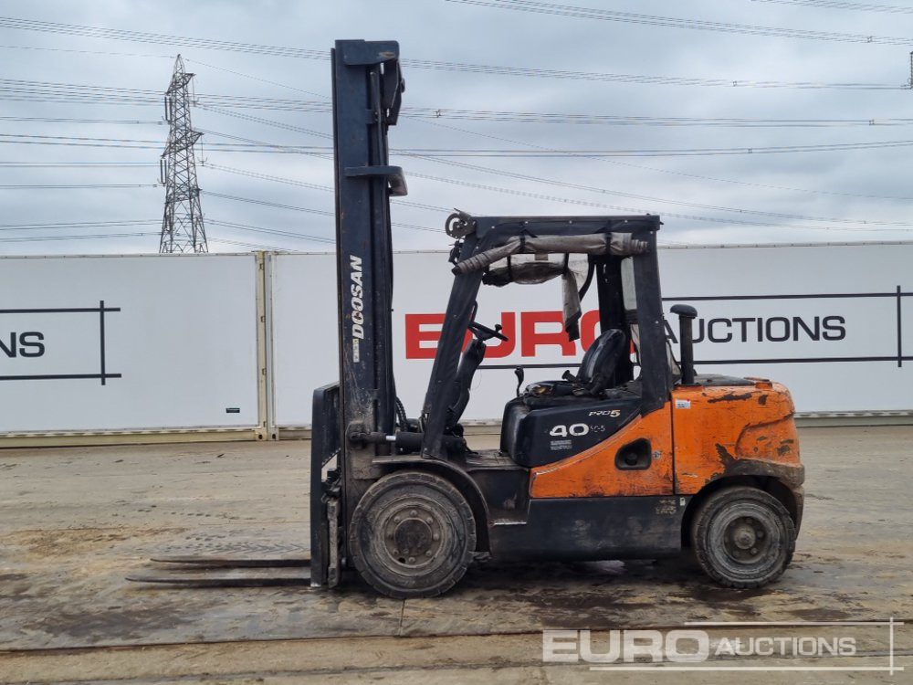 2010 Doosan Diesel Forklift, 2 Stage Mast, Side Shift, Forks - Вилочный погрузчик: фото 2 2010 Doosan Diesel Forklift, 2 Stage Mast, Side Shift, Forks - Вилочный погрузчик: фото 2