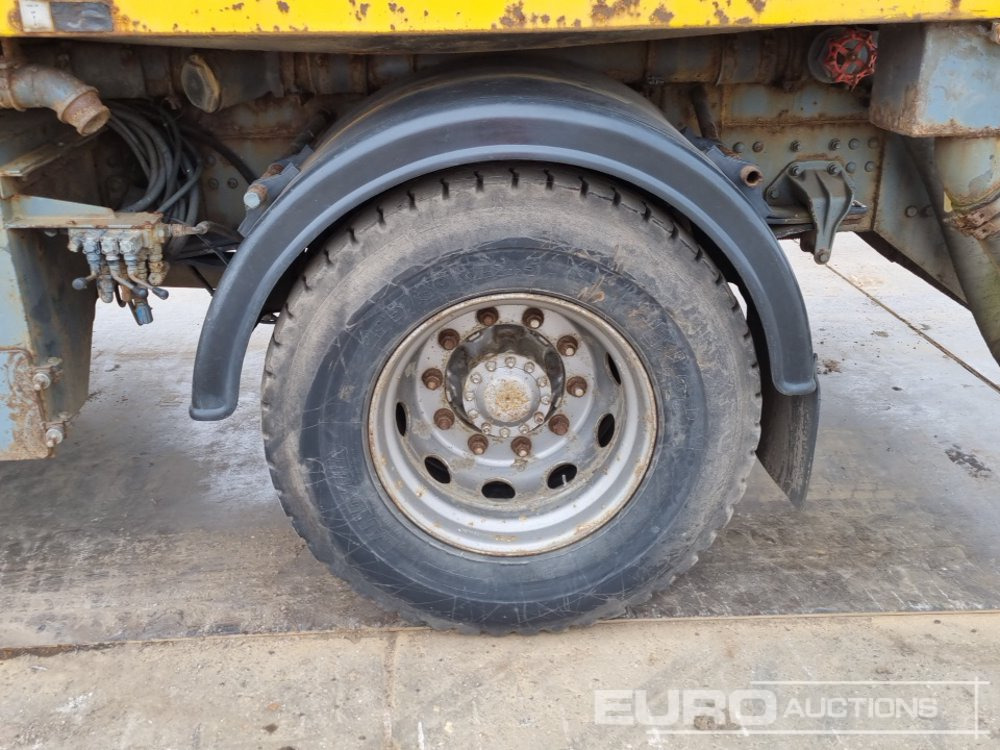 Грузовик-цистерна 2010 Volvo FE260: фото 10