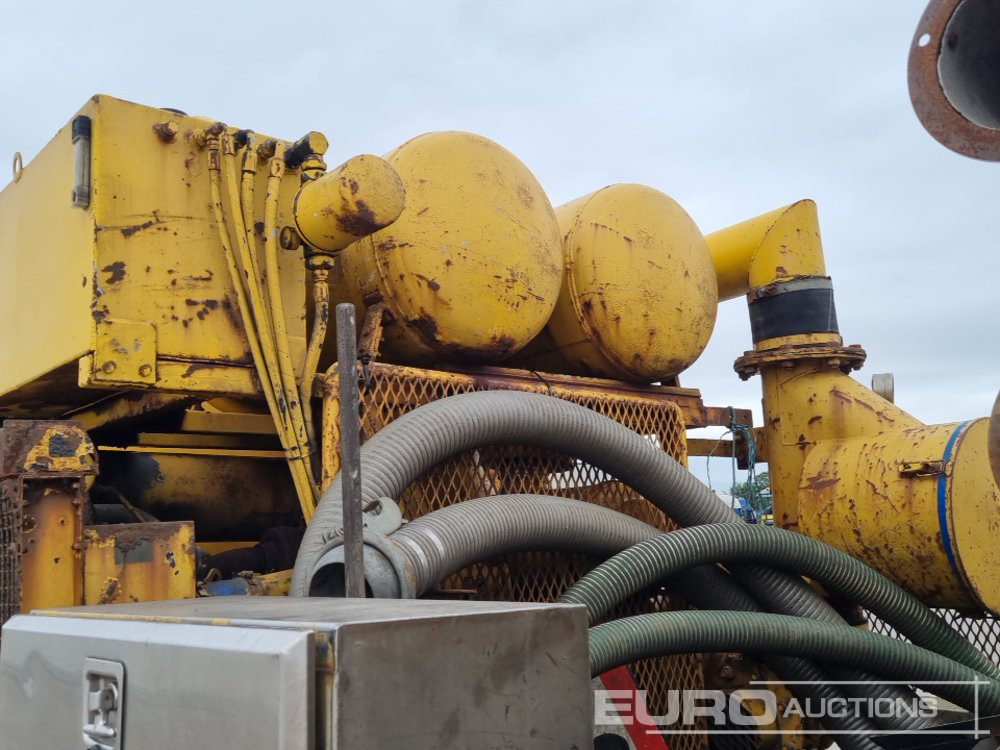 Грузовик-цистерна 2010 Volvo FE260: фото 39