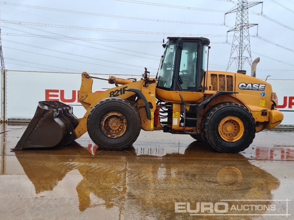 2011 Case 821F - Колёсный погрузчик: фото 2 2011 Case 821F - Колёсный погрузчик: фото 2