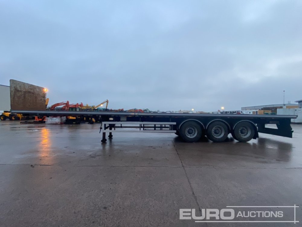 2013 SDC 45' Tri Axle Flat Trailer, Goal Post Sockets, Twist Locks, BPW Axles - Полуприцеп бортовой/ Платформа: фото 2 2013 SDC 45' Tri Axle Flat Trailer, Goal Post Sockets, Twist Locks, BPW Axles - Полуприцеп бортовой/ Платформа: фото 2