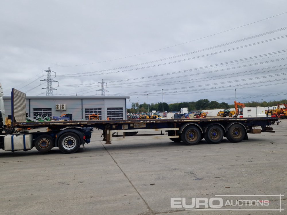 2013 SDC Trailer Tri Axle Flatbed Trailer, Twist Locks - Полуприцеп бортовой/ Платформа: фото 2 2013 SDC Trailer Tri Axle Flatbed Trailer, Twist Locks - Полуприцеп бортовой/ Платформа: фото 2