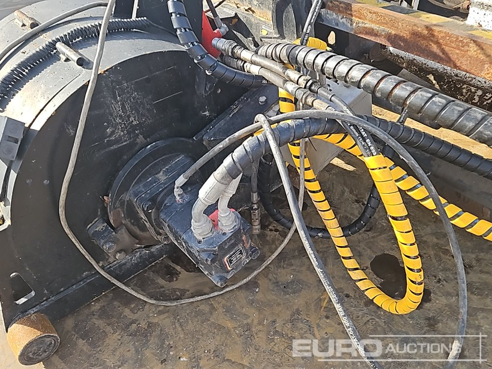 Мини-погрузчик с бортовым поворотом 2014 Bobcat S550: фото 18 Мини-погрузчик с бортовым поворотом 2014 Bobcat S550: фото 18