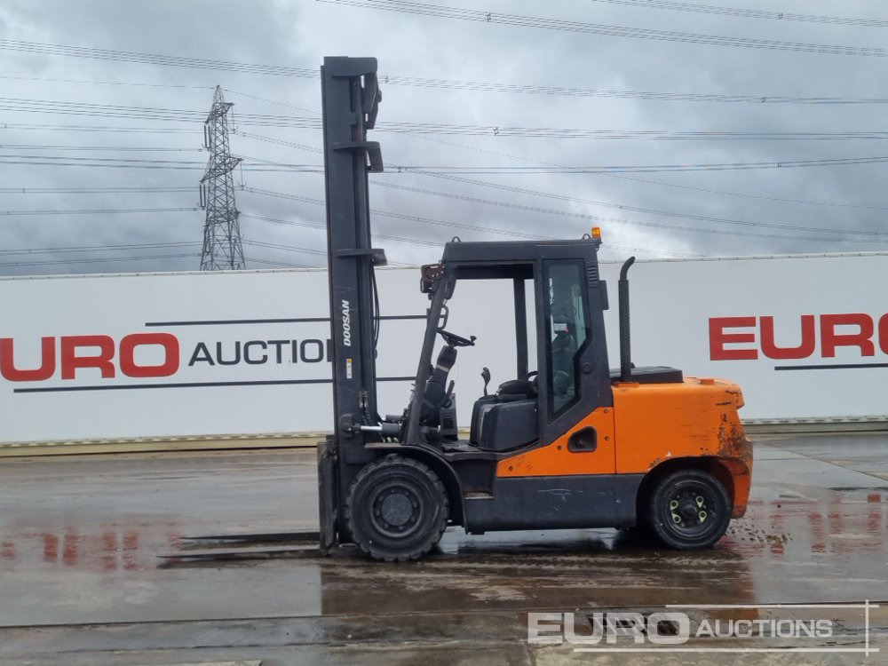 2015 Doosan D50C-7 - Вилочный погрузчик: фото 2 2015 Doosan D50C-7 - Вилочный погрузчик: фото 2