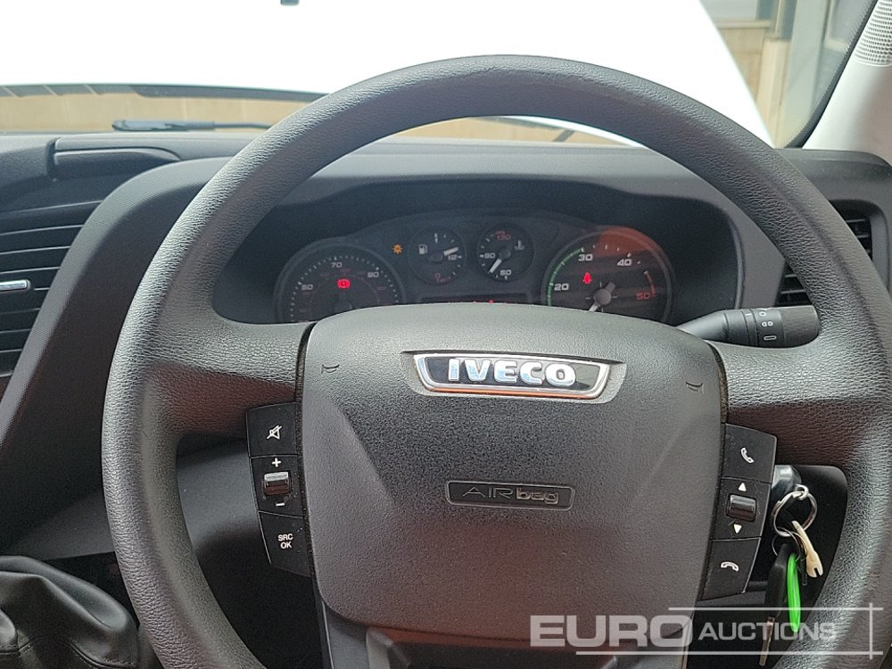 Грузопассажирский фургон 2016 Iveco Daily 35S11: фото 32