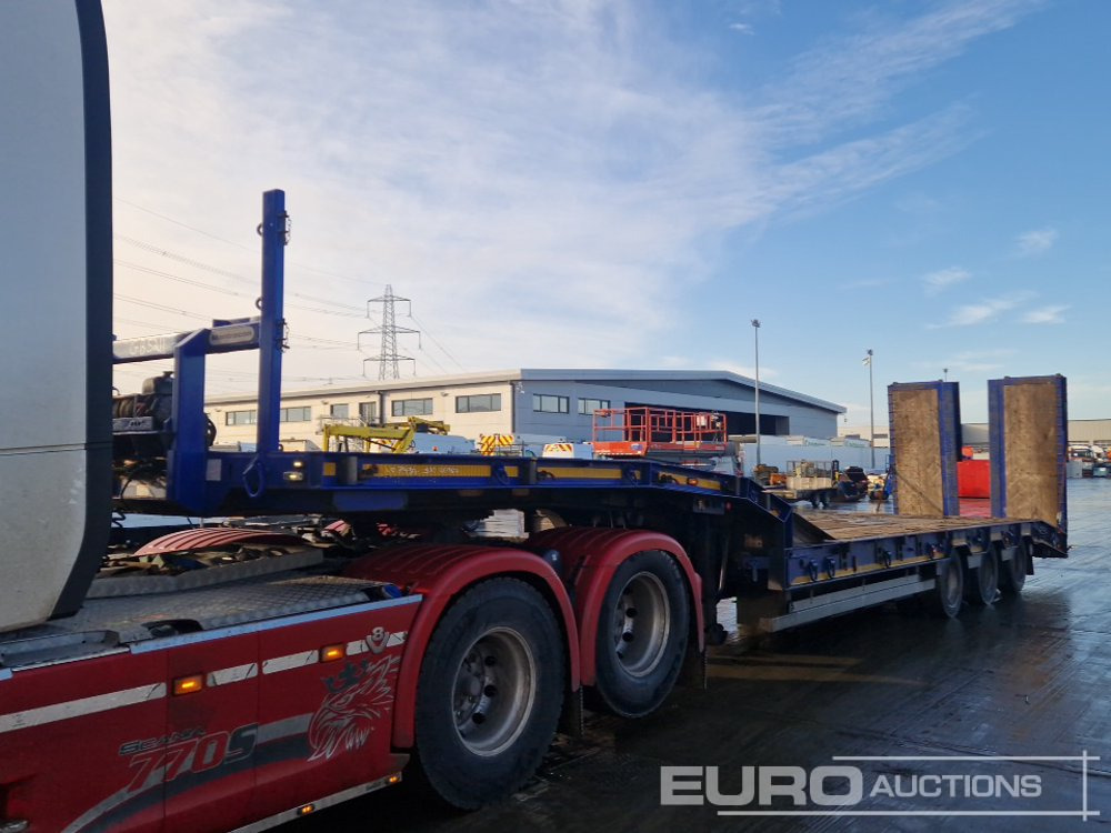 2016 Montracon Tri Axle Step Frame Low Loader Trailer, Out Riggers, Hydraulic Fliptoe Ramps - Низкорамный полуприцеп: фото 1 2016 Montracon Tri Axle Step Frame Low Loader Trailer, Out Riggers, Hydraulic Fliptoe Ramps - Низкорамный полуприцеп: фото 1