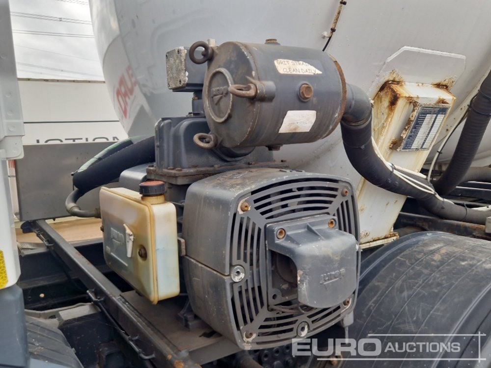 Грузовик-цистерна 2017 Mercedes Arocs 3240: фото 19