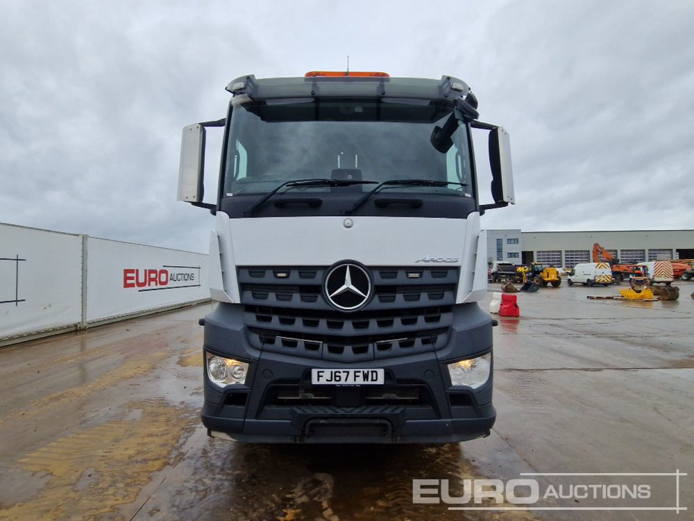 Грузовик-цистерна 2017 Mercedes Arocs 3240: фото 8